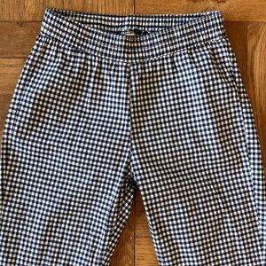 Gingham skinny pants, elastic waist, made in Korea, marked M but fit like XS